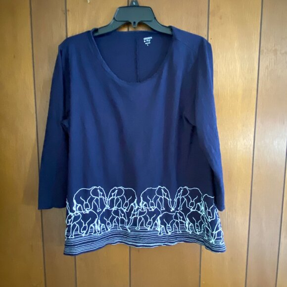 Crown & Ivy Top Women's L Navy Embroidered White Elephants 3/4 Sleeve Causal‎ - Picture 8 of 11